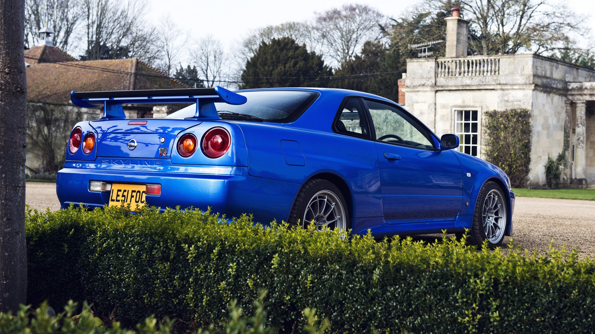 nissan horizon gtr r34 bleu retour maison buisson arbre nissan skyline gtr r34 buissons