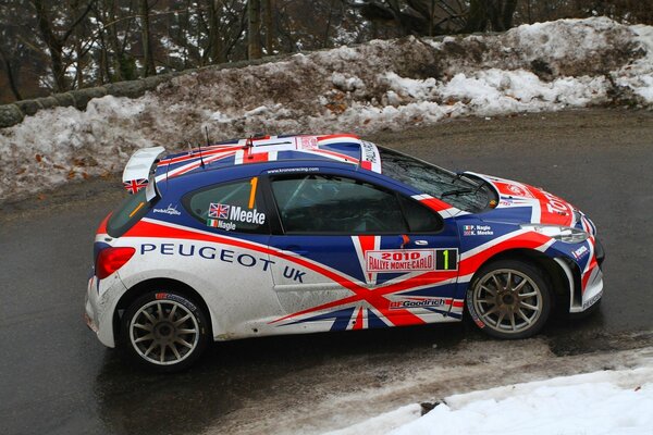 Ungewöhnlicher Peugeot-Aufkleber in den Farben der britischen Flagge