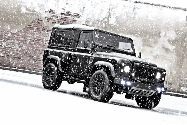 Noir passable brutal britannique Land Rover