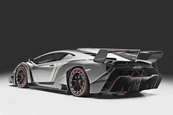 Exklusiver Lamborghini veneno 2013