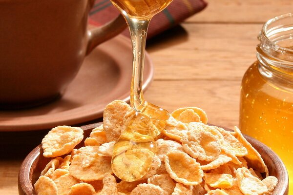 Cornflakes con miele per colazione