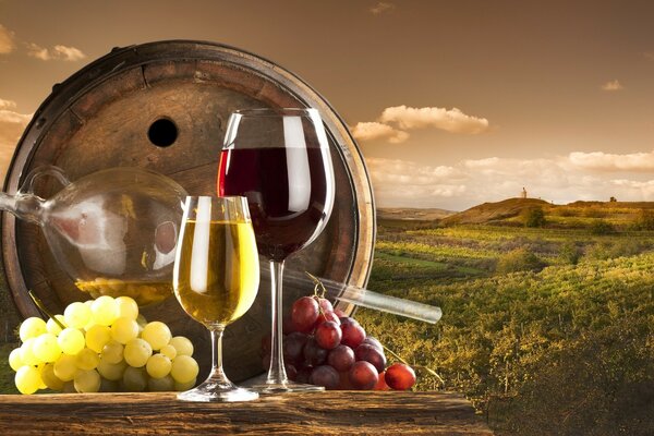 На фоне виноградника бочка и вино в бокалах, рядом свкжий виноград