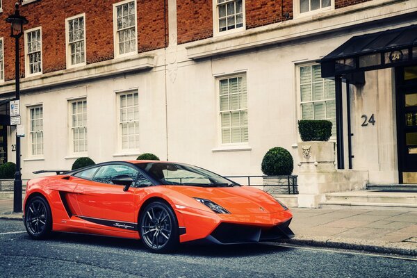 Красная lamborghini gallardo superleggera фото