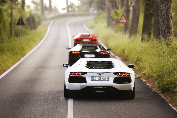 Lamborghini aventador. Дорога и скорость