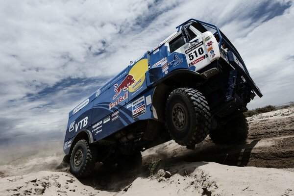 Kamaz Hauptsieger der Rallye Paris Dakar in Aktion