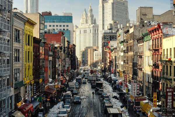 Strade cittadine a New York nel pomeriggio