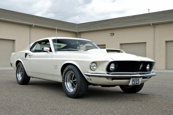 1969 Ford Mustang in bianco