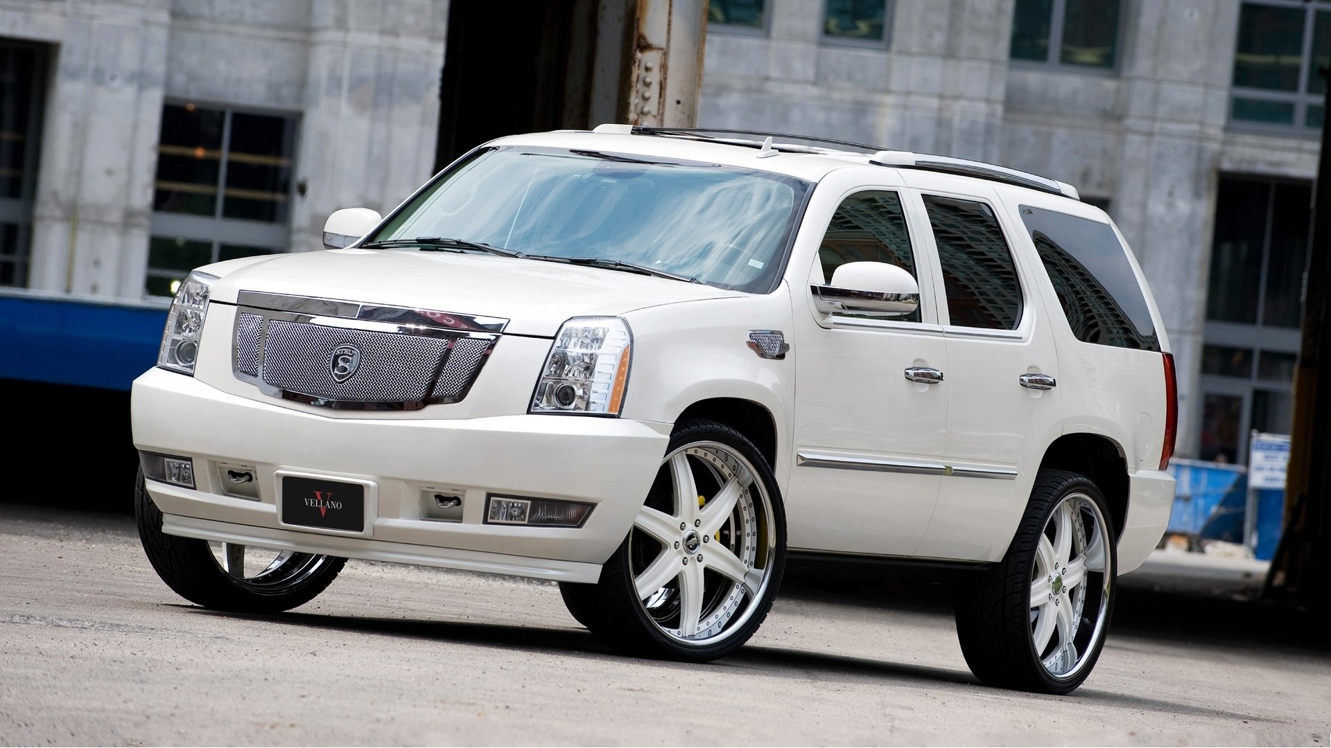 cadillac escalade bianco ruote cadillac escalade tuning cerchi colorato costruzione finestre