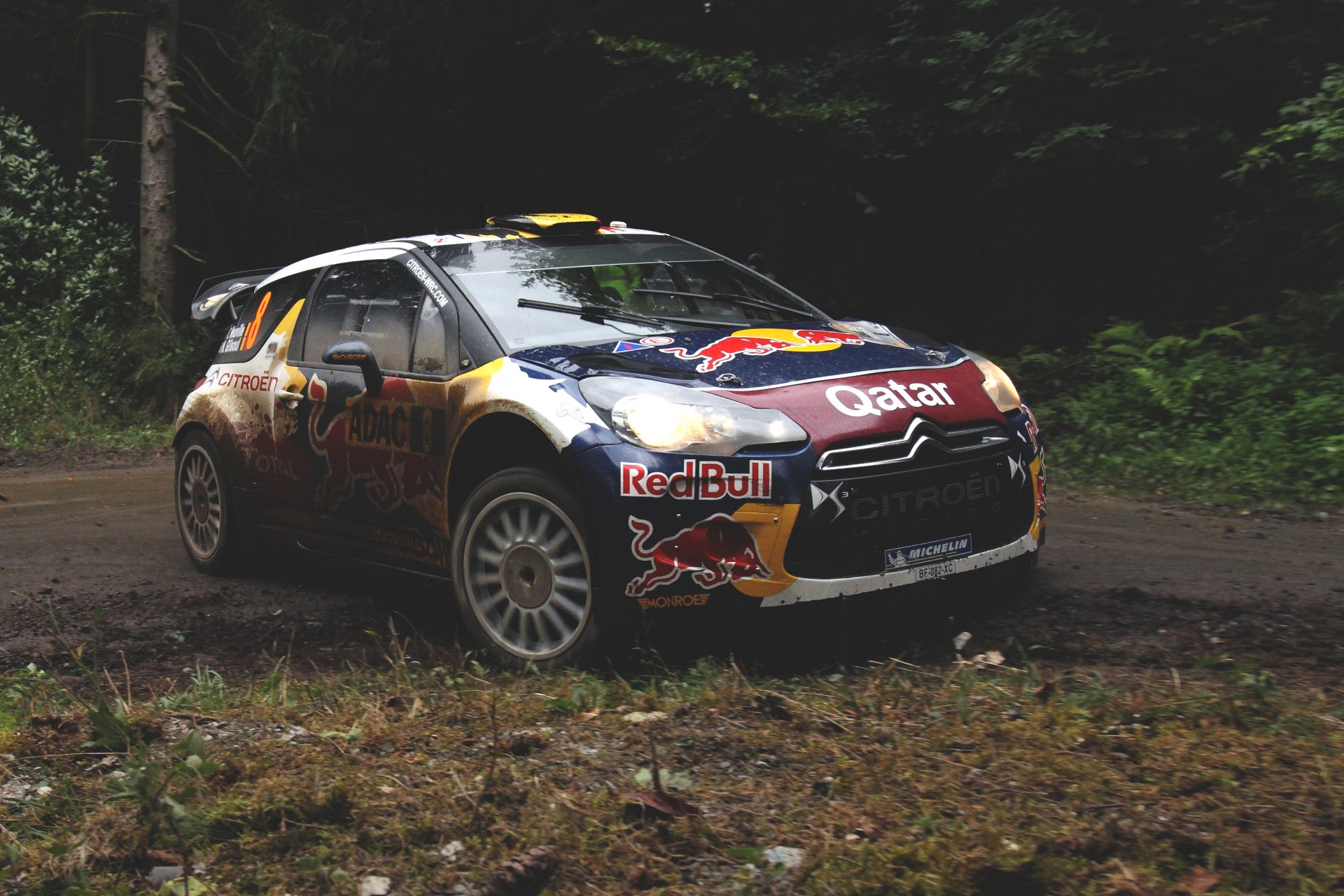 citroen ds3 wrc rajd wyścigi czerwony byk citroen rajd wyścig las