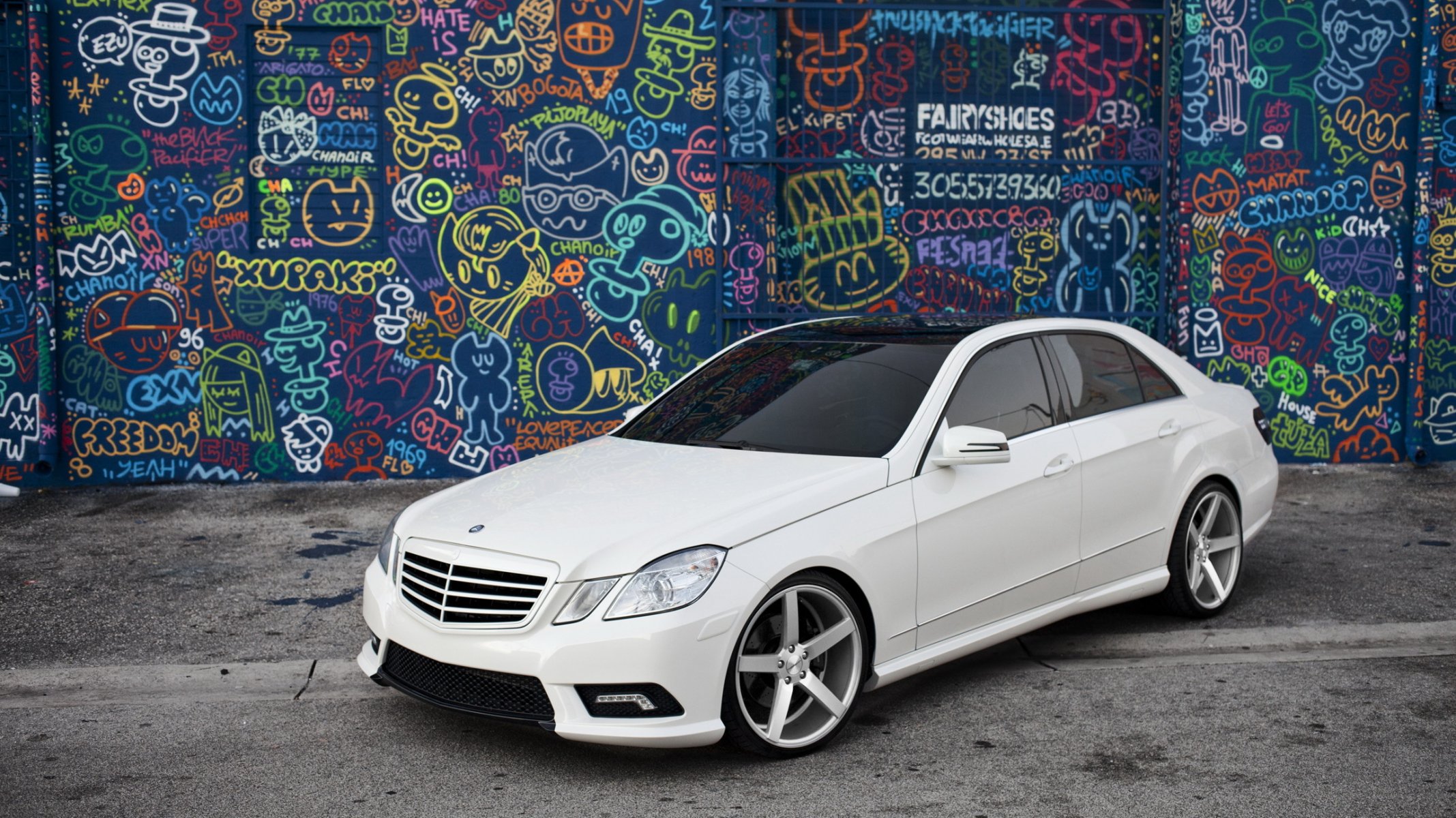 mercedes e class tuning white graffiti tinting front