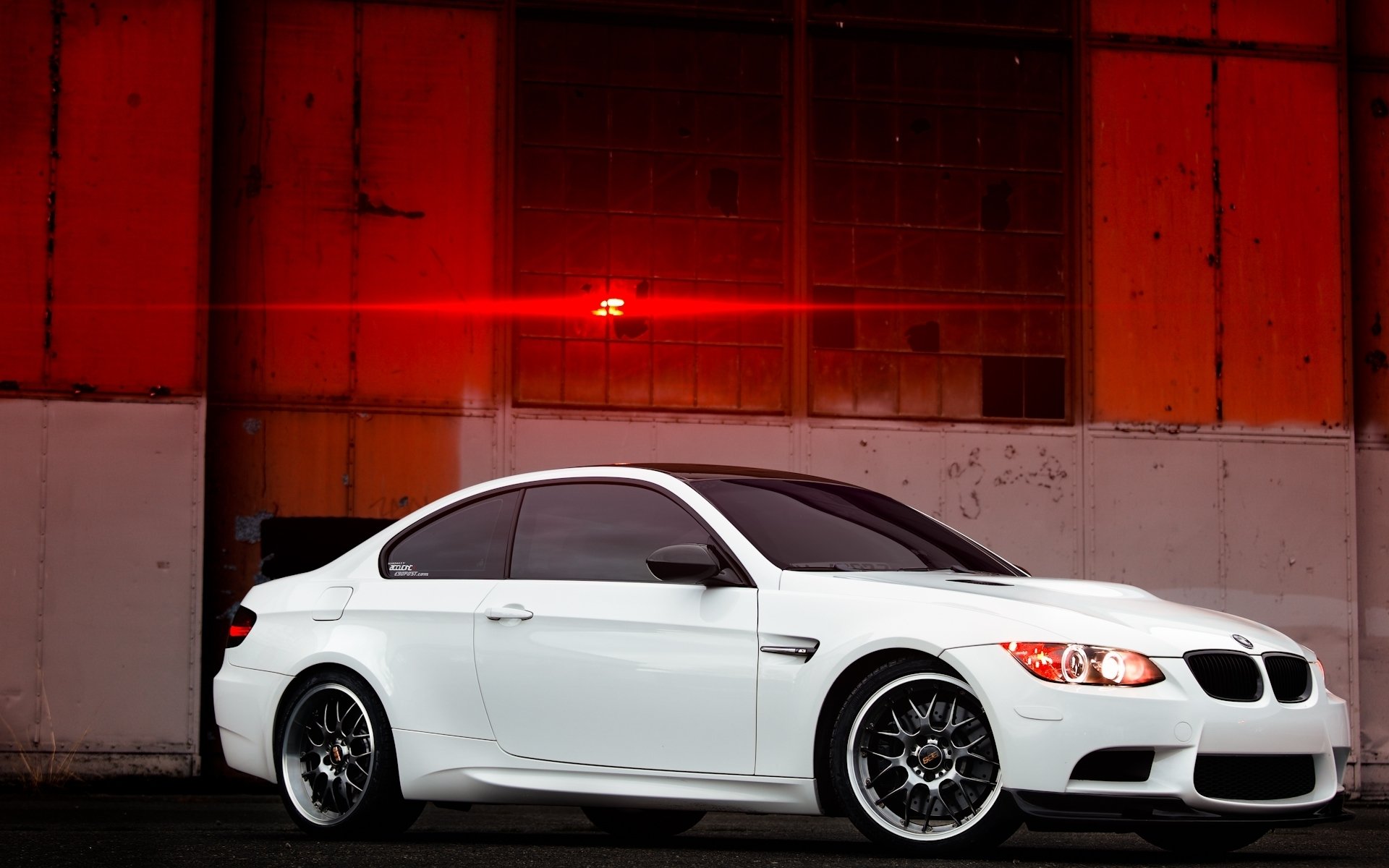 bmw m3 e92 bianco ruote bbs costruzione lightbmv colorato cerchi bbs finestra abbagliamento