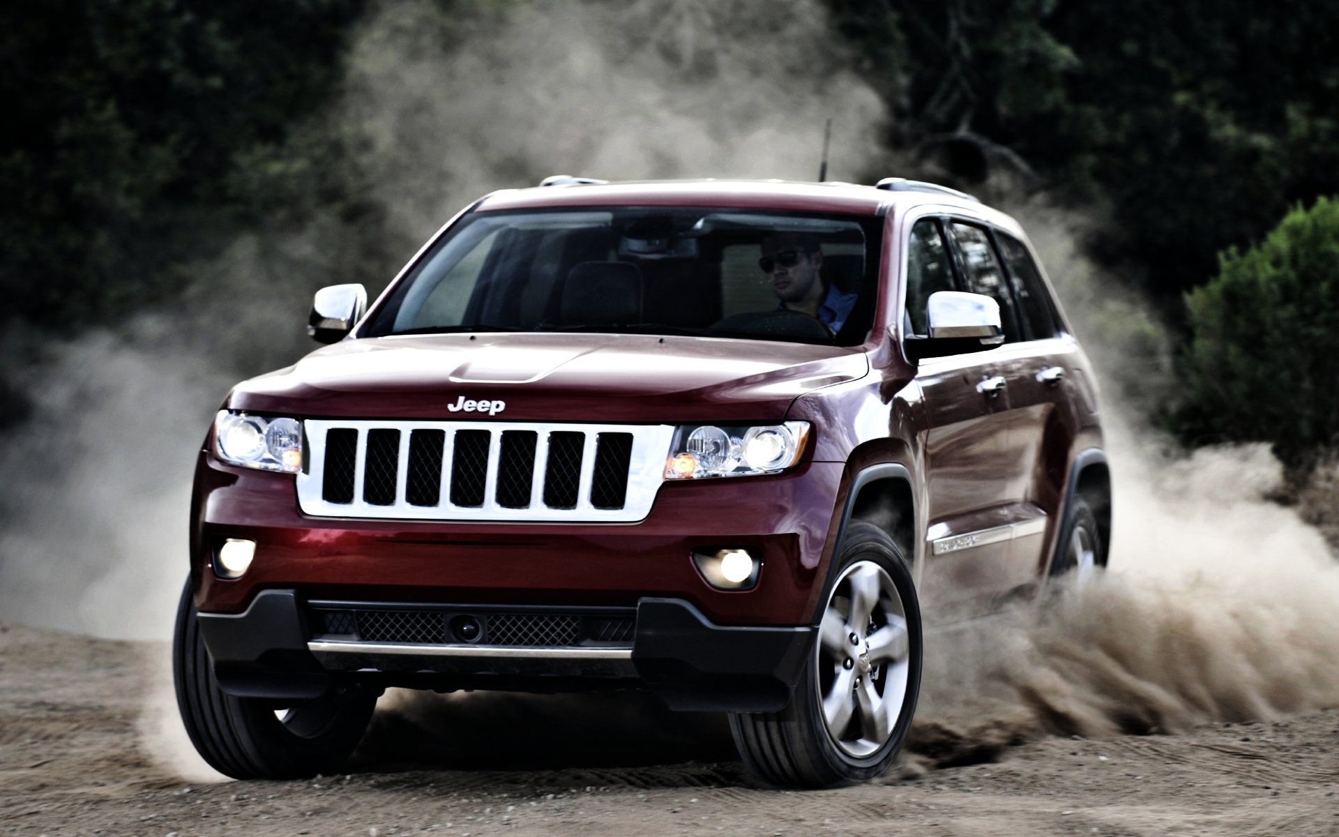 jeep grand cherokee grand cherokee suv anteriore rosso skid.polvere