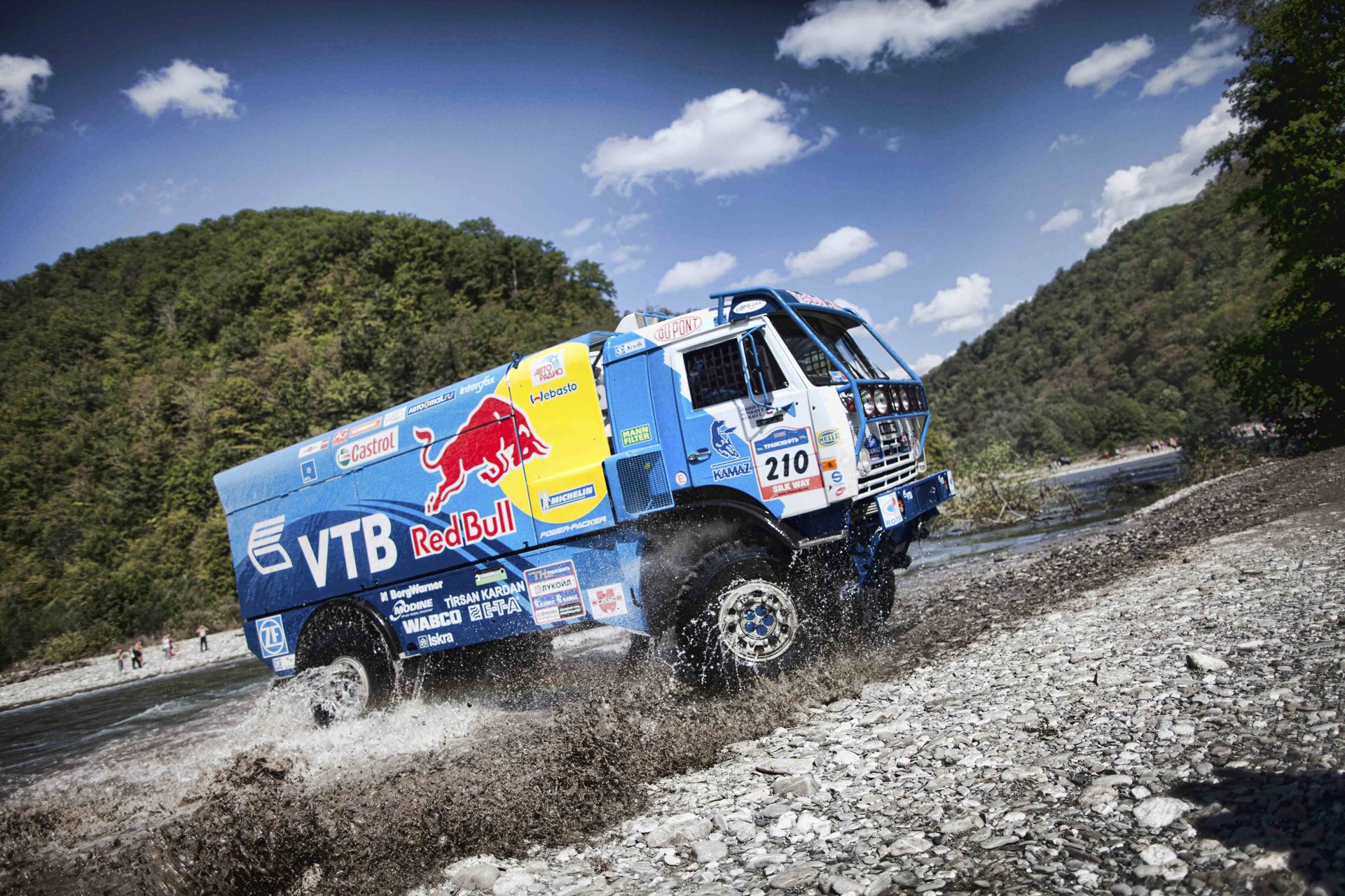 kamaz rally parigi-dakar camion kamaz-master fiume polvere montagne spruzzi