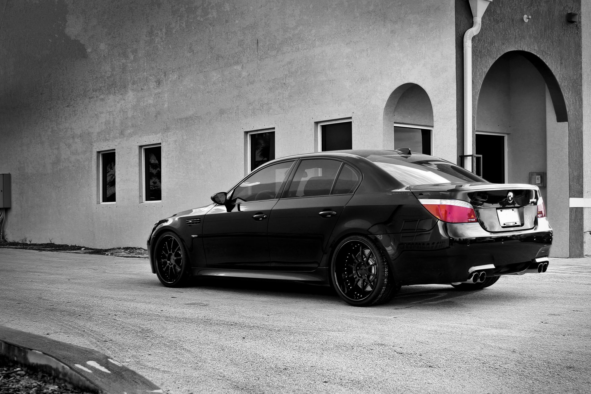 bmw m5 e60 negro ruedas bmw vista trasera llantas edificio ventanas