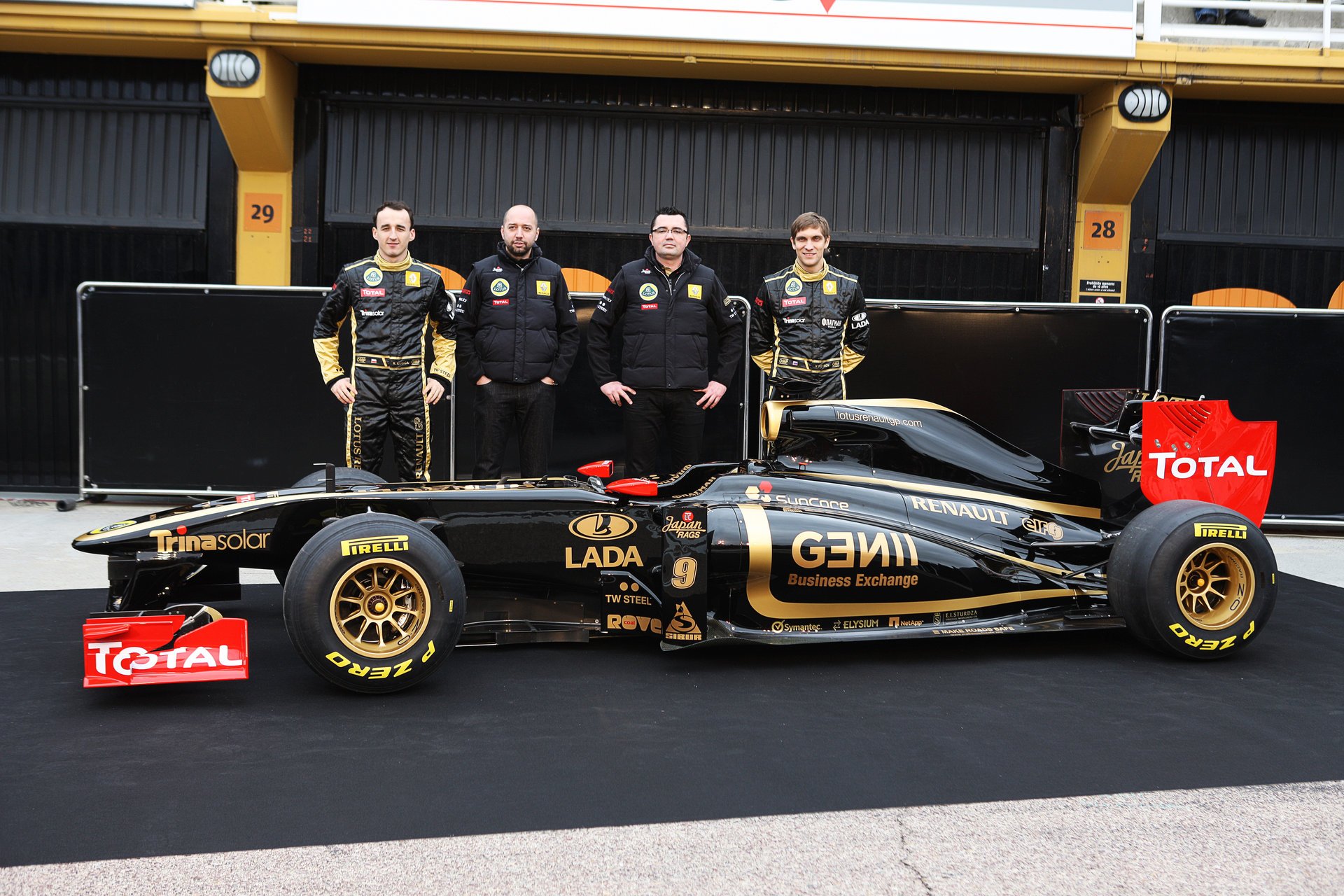 петров болид рено lotus formula 1 petrov reno лотус формула 1