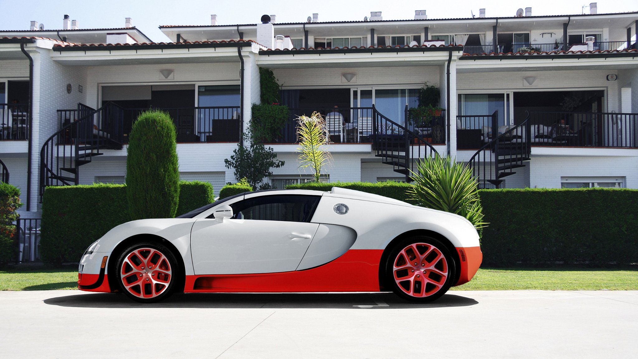 bugatti veyron grand sport vitesse supercar bianco rosso hotel bugatti veyron rosso