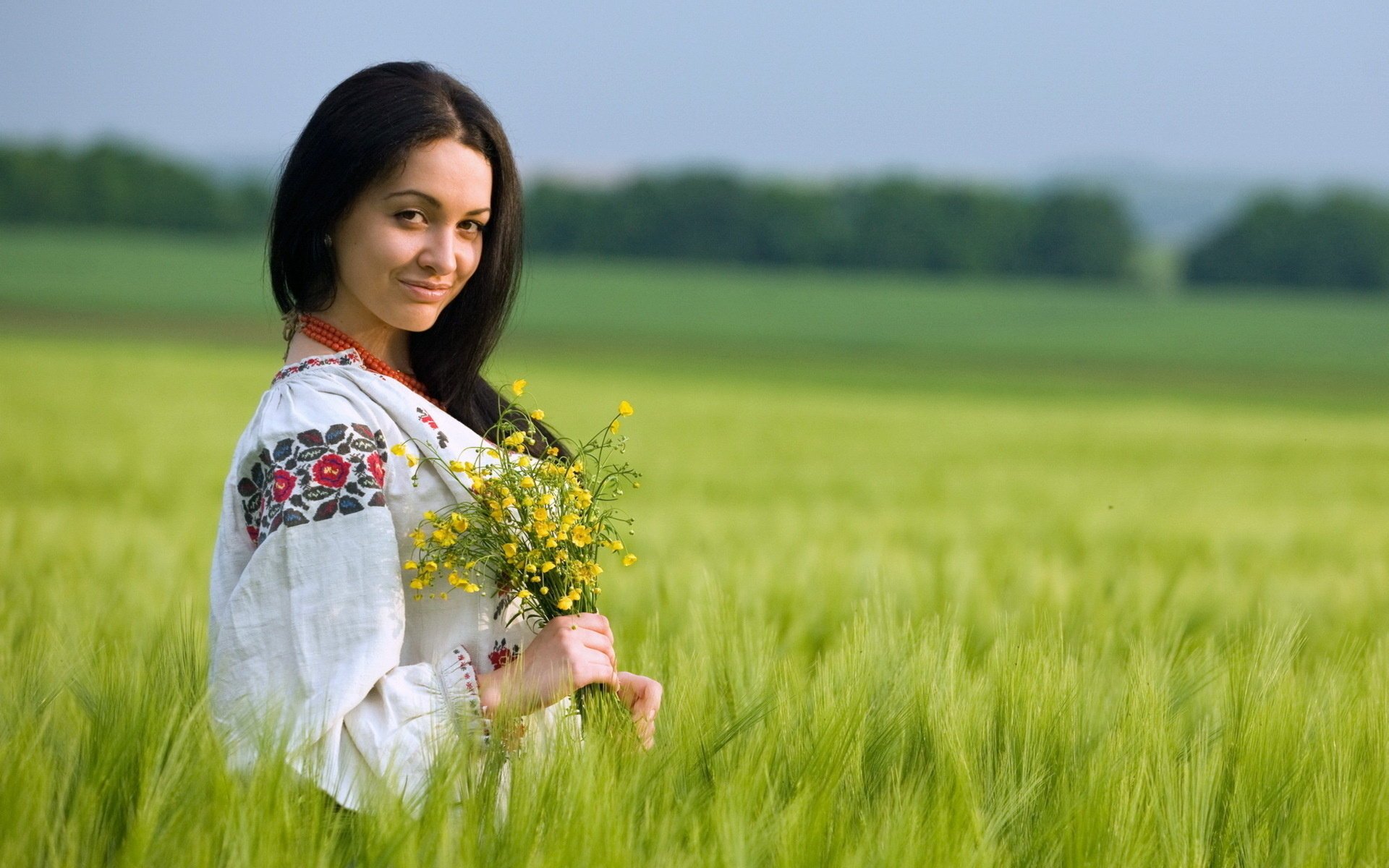 девушка цветы поле лето