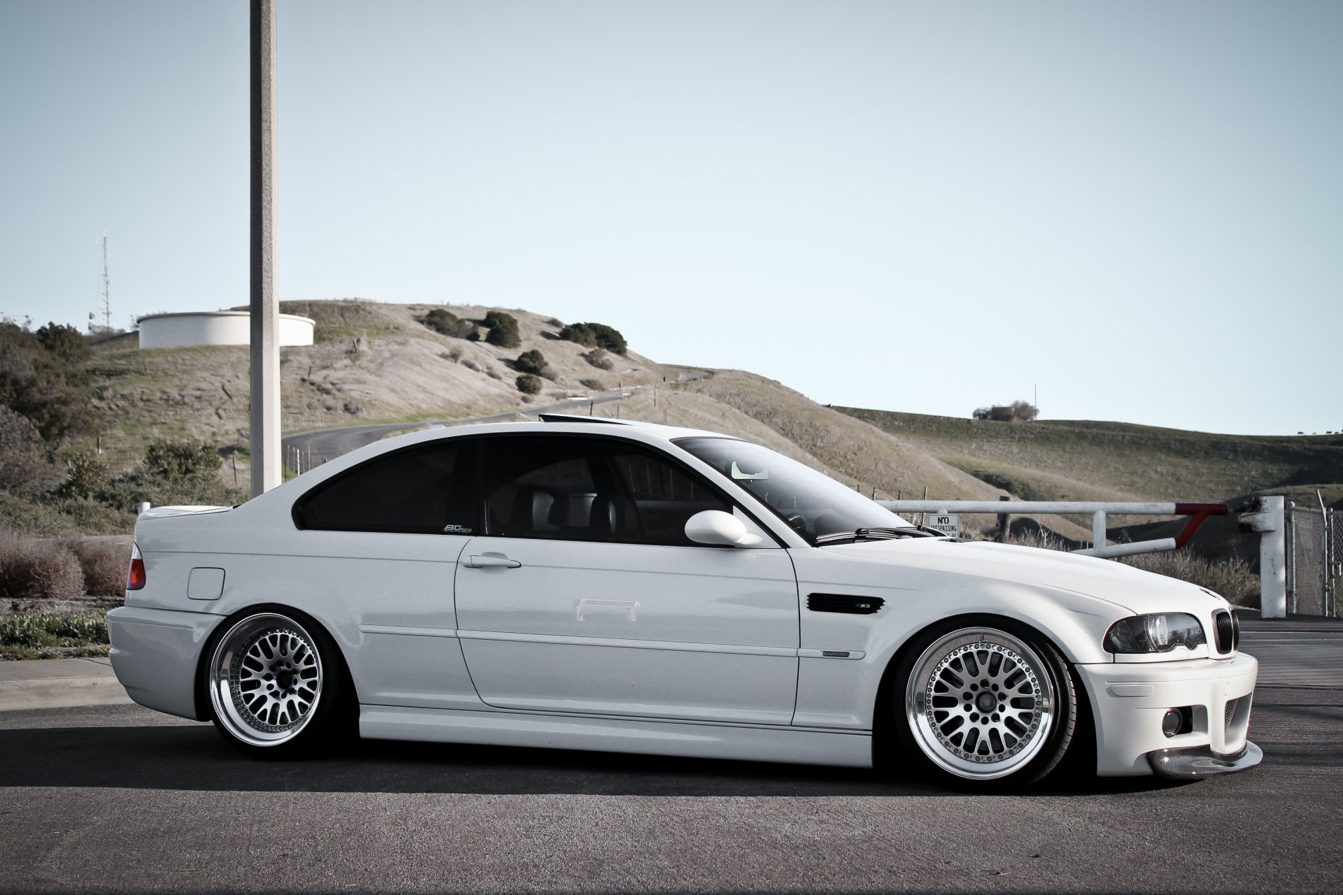 bmw m3 e46 bianco bmw colline pilastro