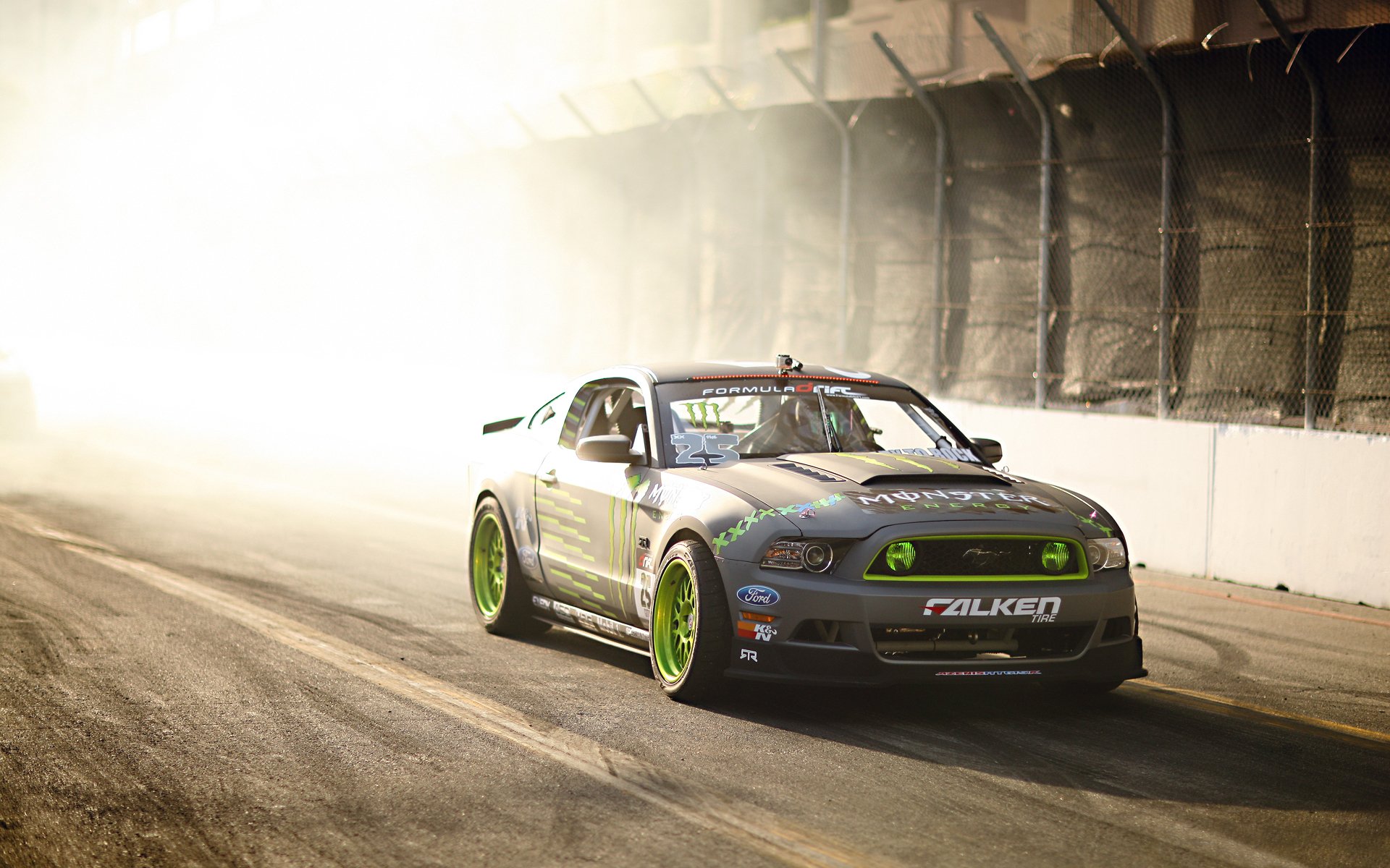 ford mustang gt tg-500 dérive tuning voiture de sport falken monster energy concours fumée soleil