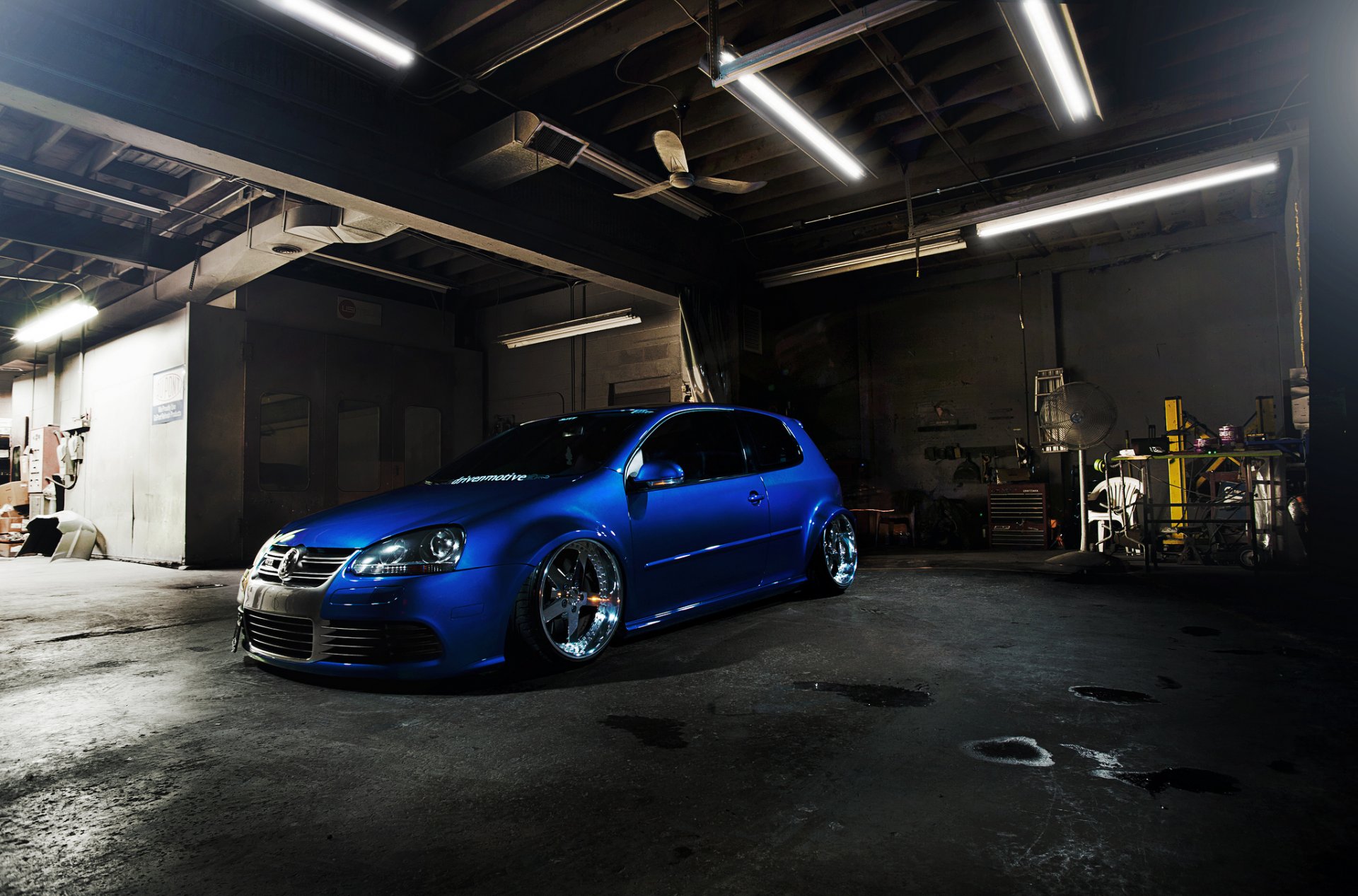 volkswagen golf gti blau tuning front