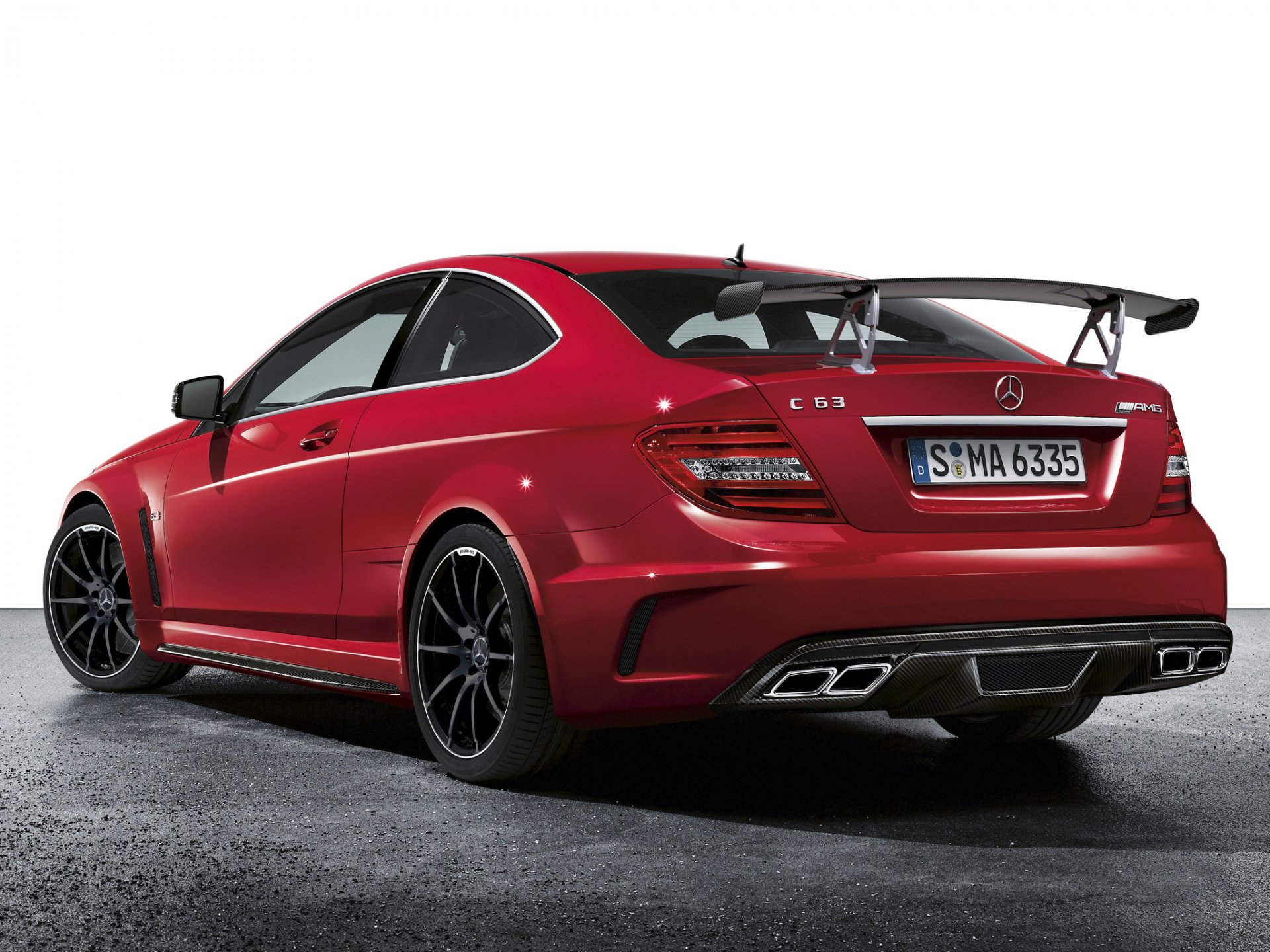 mercedes-benz c63 amg serie nera coupé mercedes c63 amg black syries rosso supercar vista posteriore spoiler ala