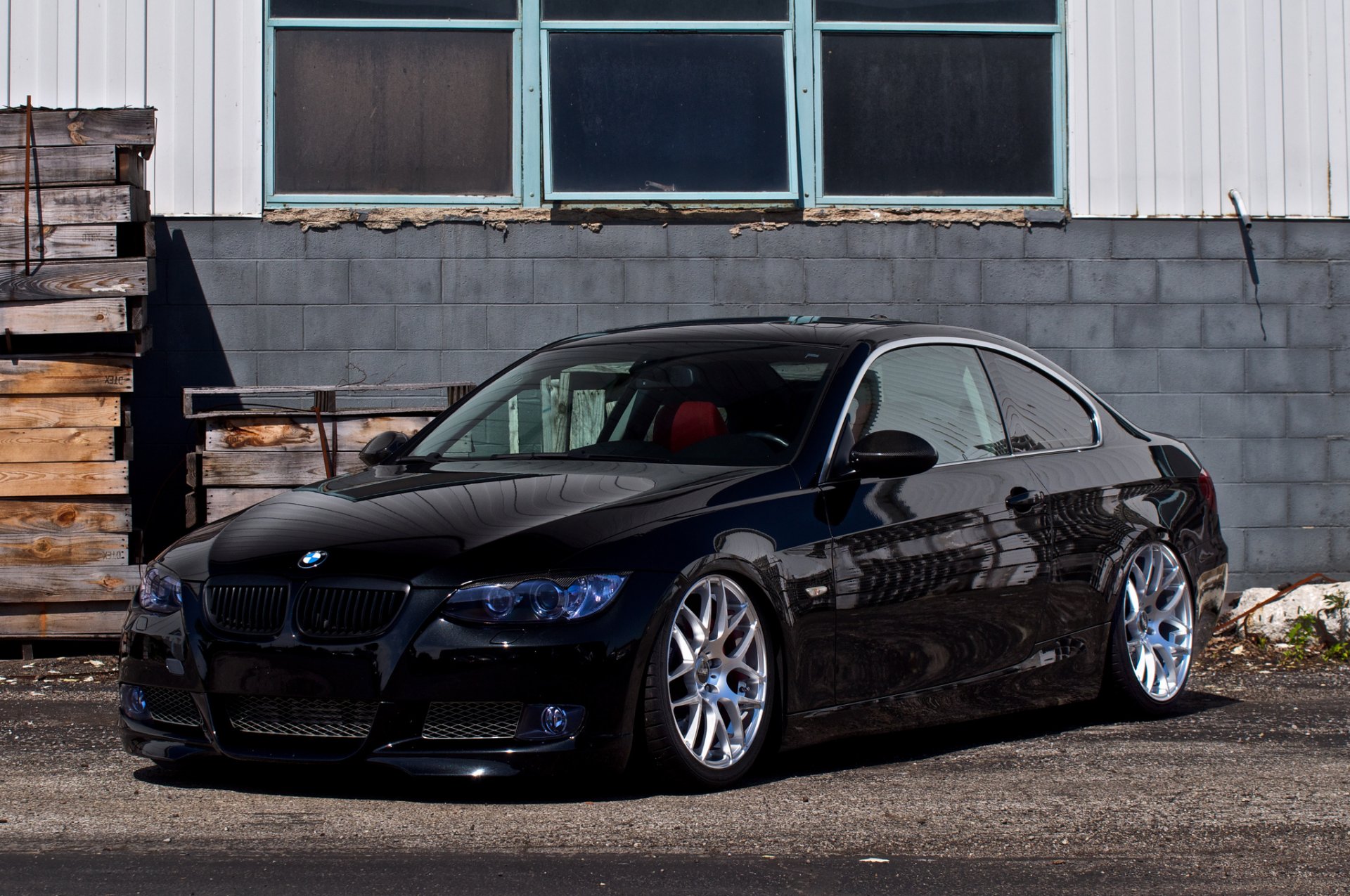 bmw 325i e92 noir bâtiment fenêtre bmw coupé vue de face réflexion