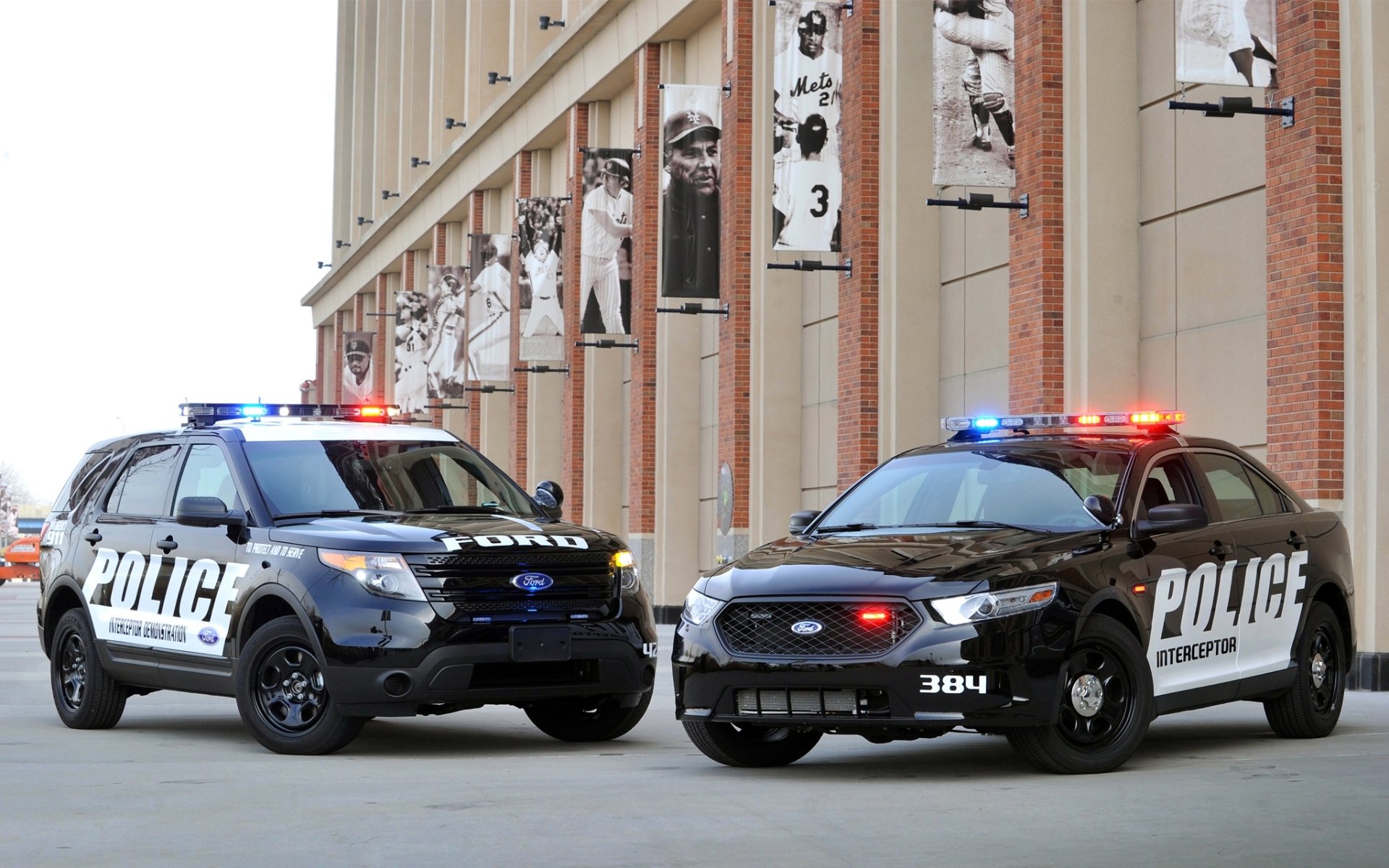 ford intercepteur de police berline explorer taureau explorer taurus jeep spec.version police