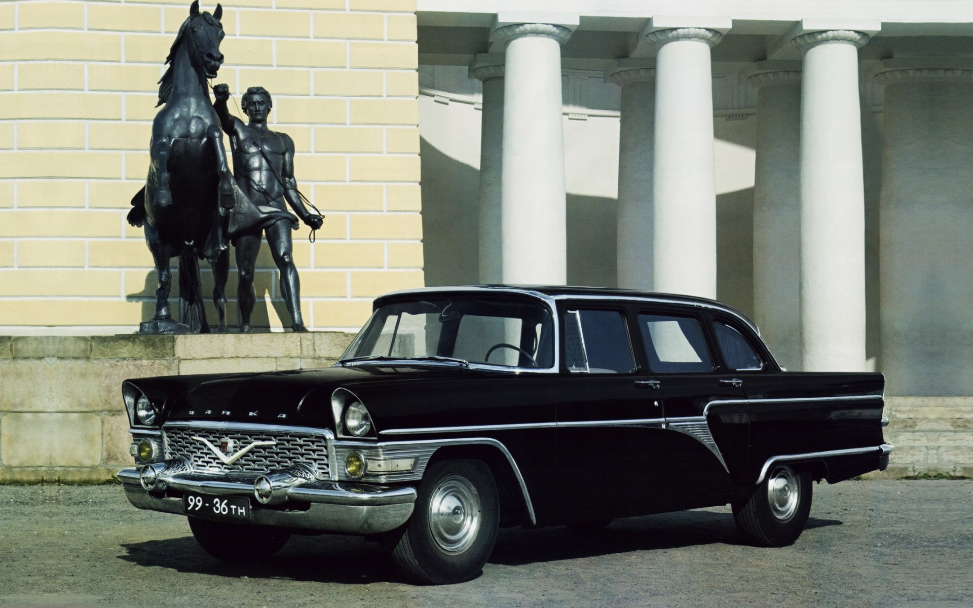 gas gabbiano 1959 berlina anteriore classico vecchia colonne sfondo