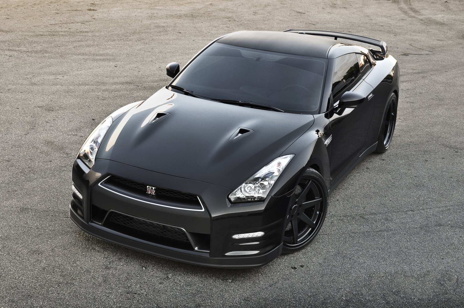 nissan gtr r35 nero.ruote nissan gtr colorato cerchi