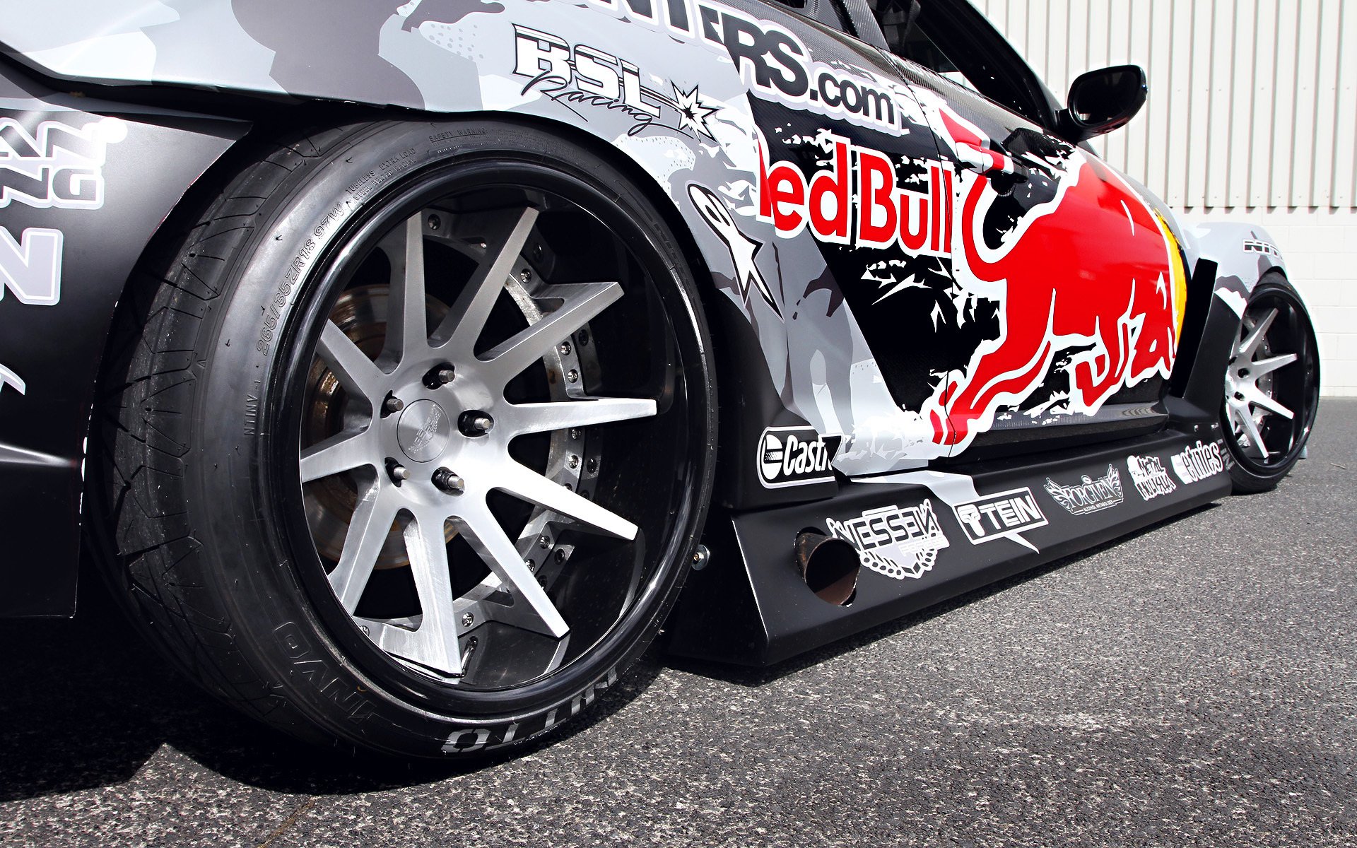 mazda rx-8 drift tuning samochód sportowy red bull racing konkurs widebody spoiler koła felgi wydech