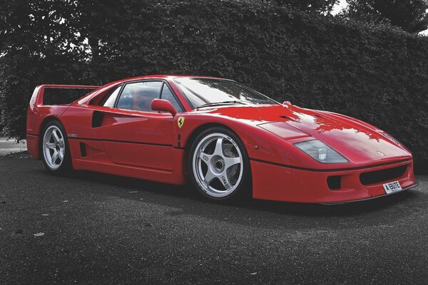 Ferrari f40 красный автомобиль у твоего дома