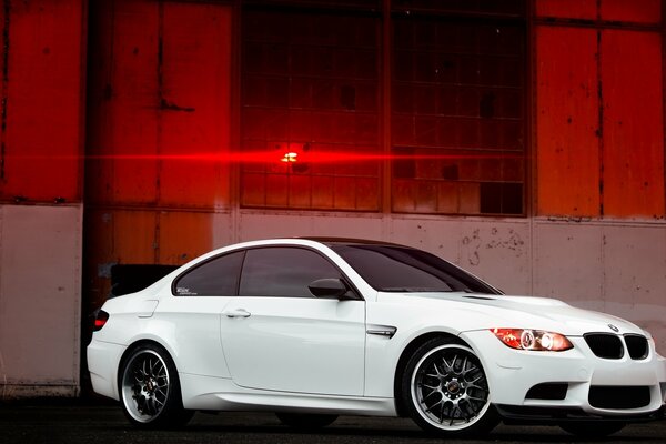 Auto BMW M3 nella parte posteriore e92