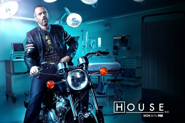 Dr House sur un vélo