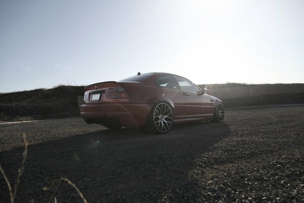 Coche deportivo rojo BMW