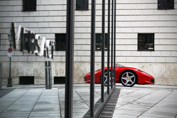 Parete a specchio. Ferrari 458 Italia