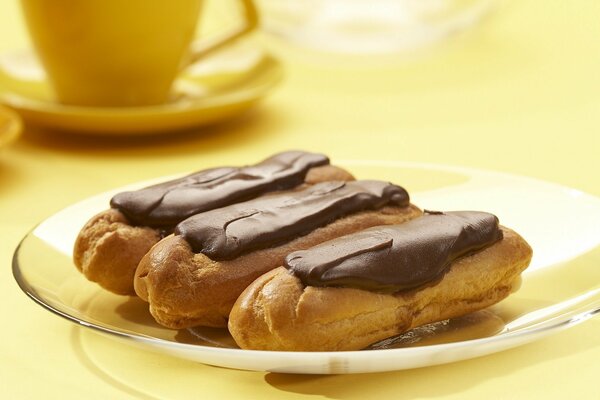 Dessert per il tè. Crema pasticcera al cioccolato