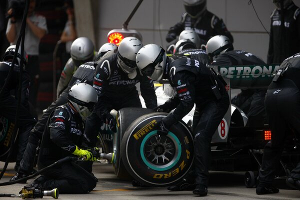 Preparation for the upcoming race on the circuit