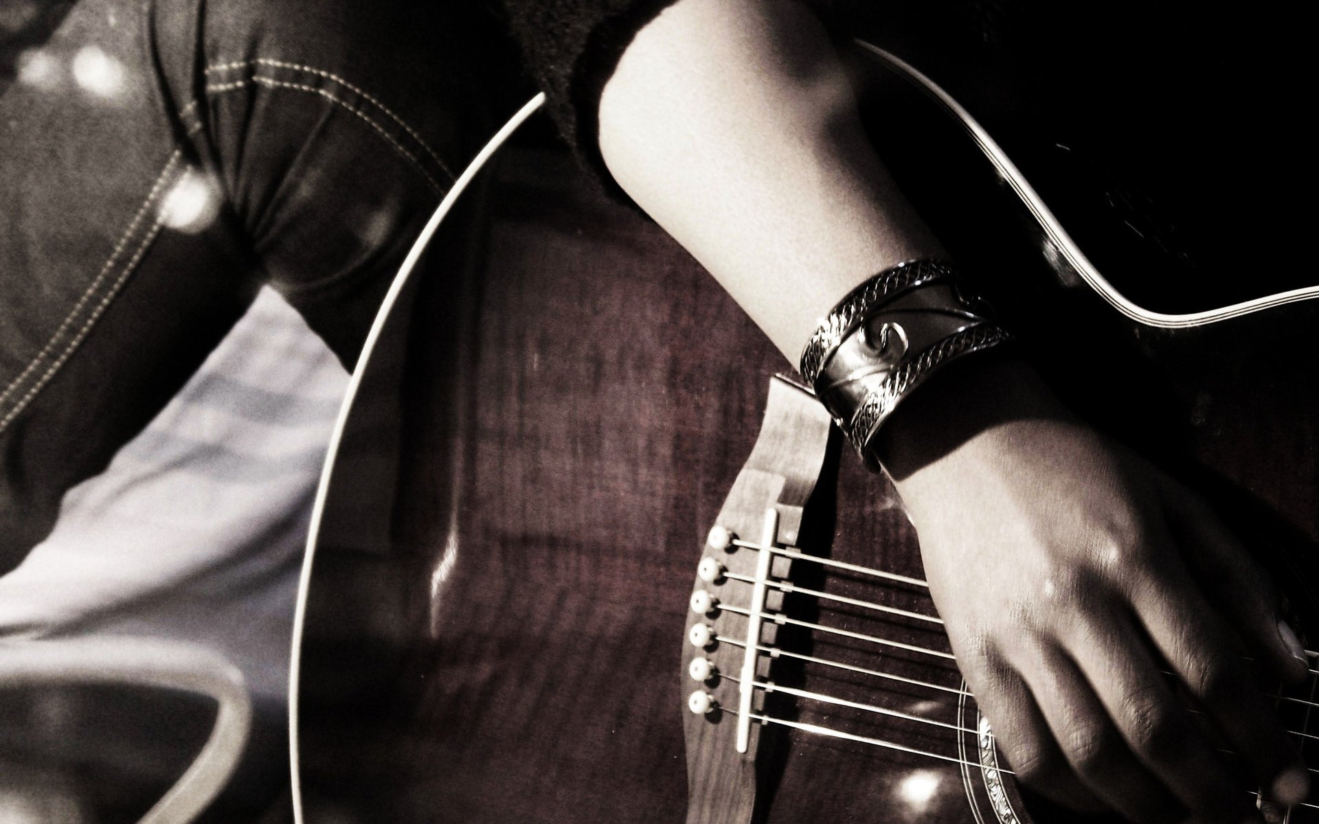 cuerdas mano pulsera jeans guitarra