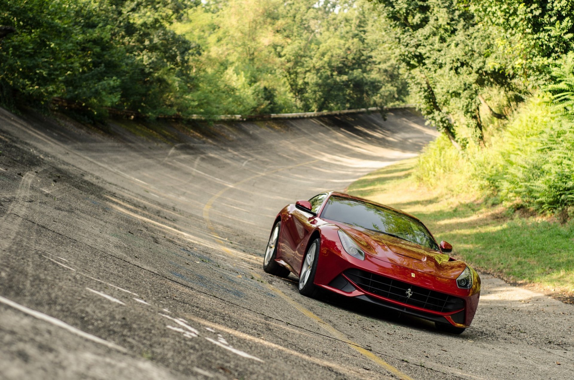 ferrari f12 berlinetta track asphalt