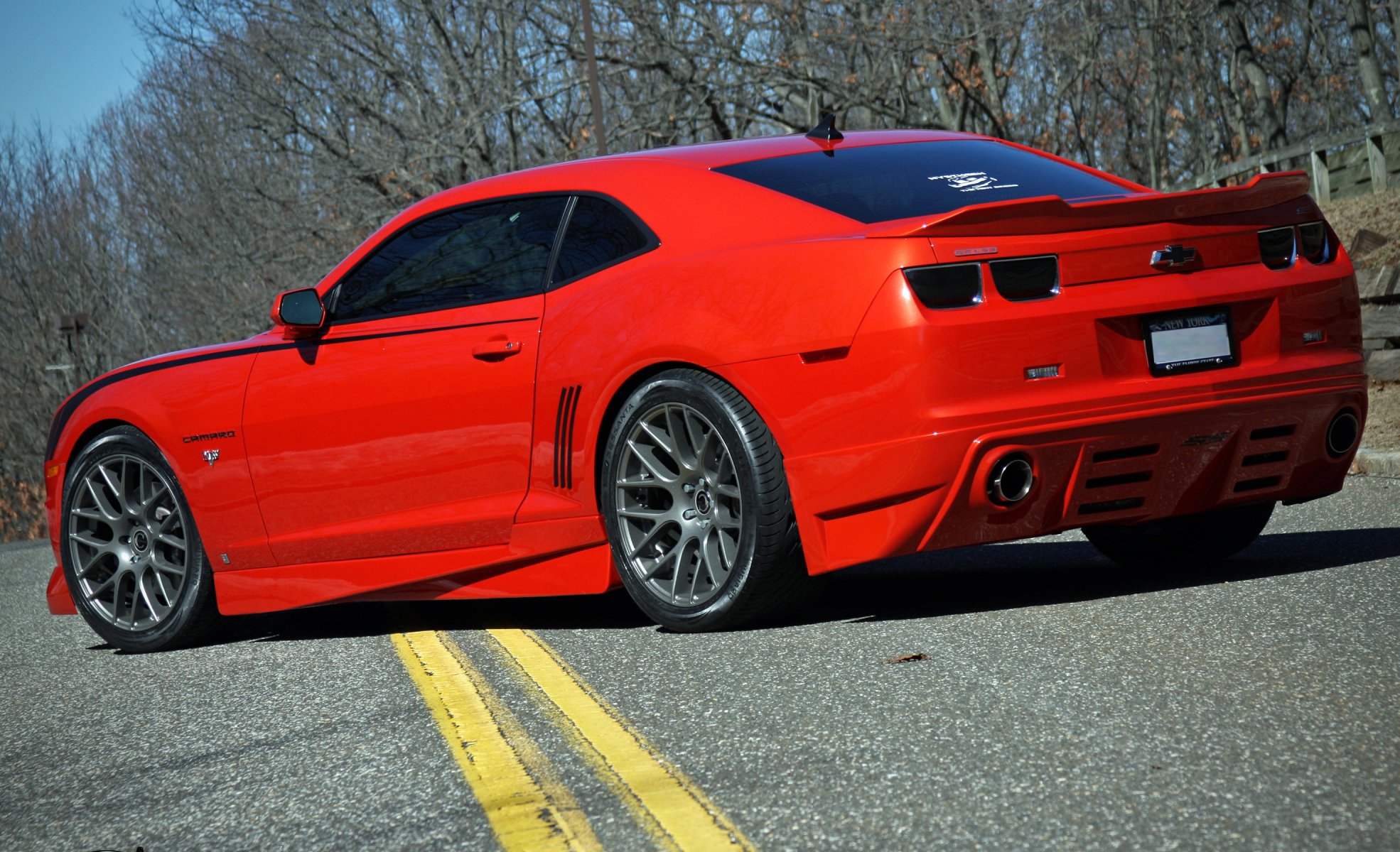 chevrolet camaro ss auto voitures tuning route arbres