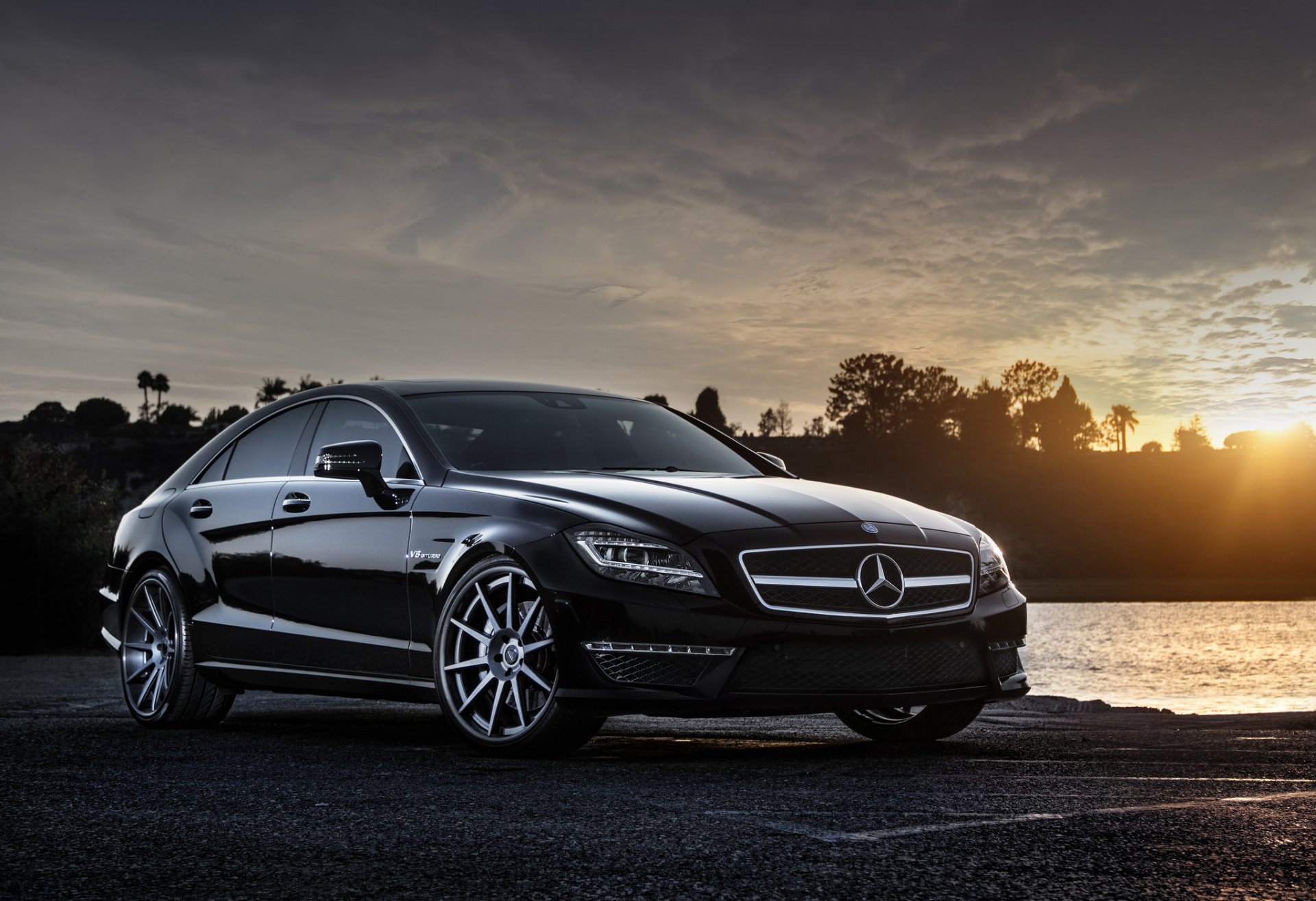 mercedes-benz cls-klasse w218 cls 63 amg noir avant mercedes benz coucher de soleil soleil éblouissement