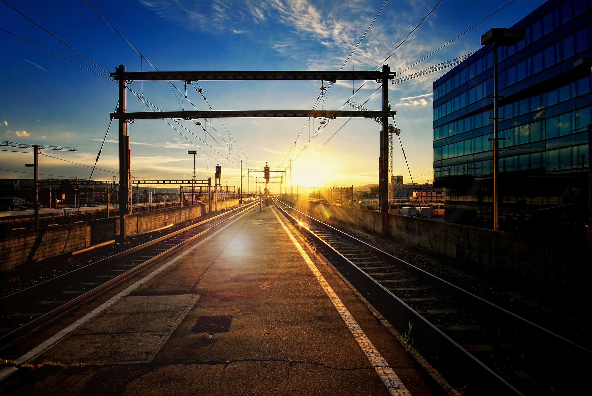 estación de tren resplandor ciudad ferrocarril