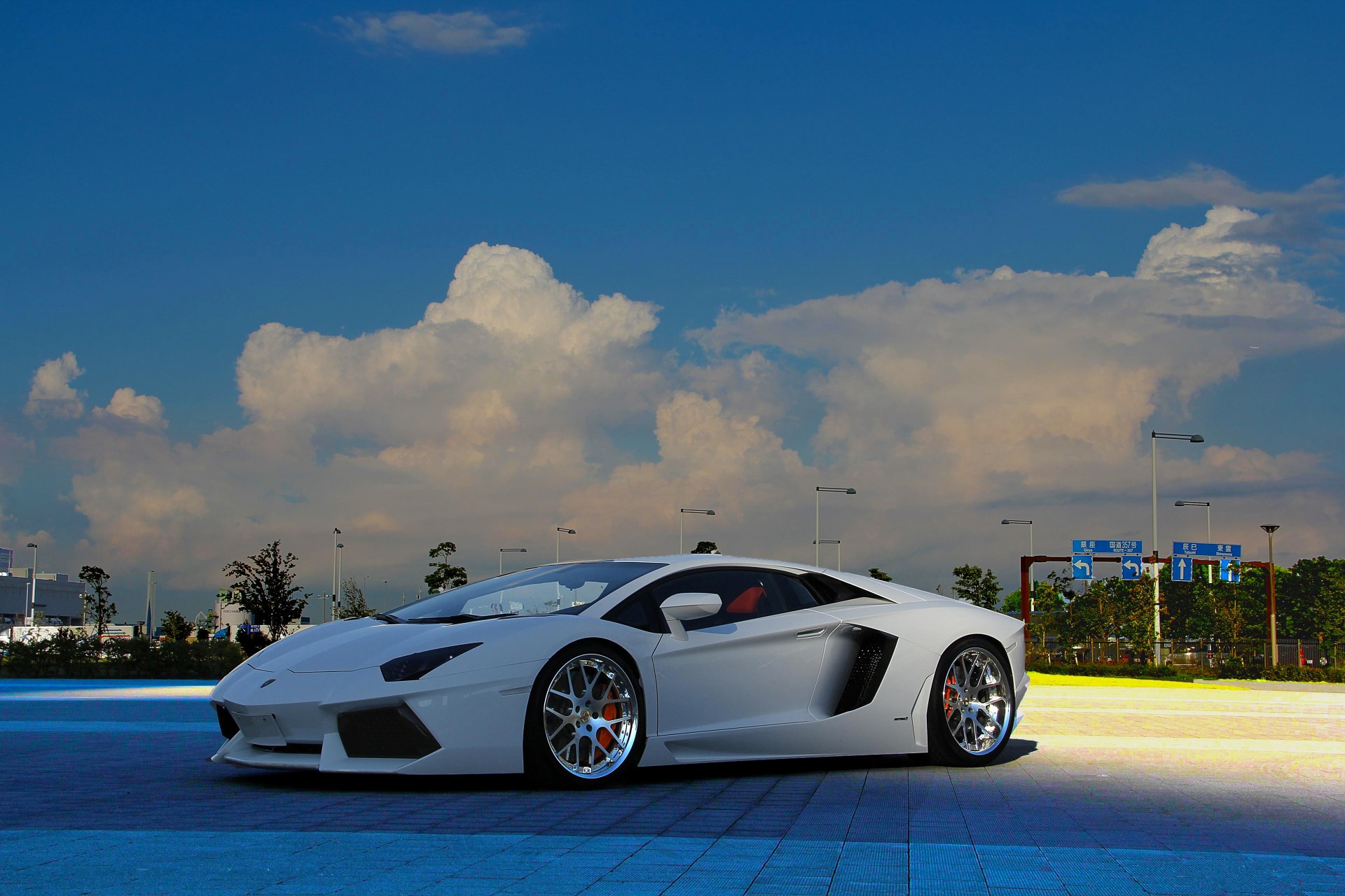 lamborghini aventador lp-700-4 blanc lamborghini aventador vue de face ciel nuages lanternes