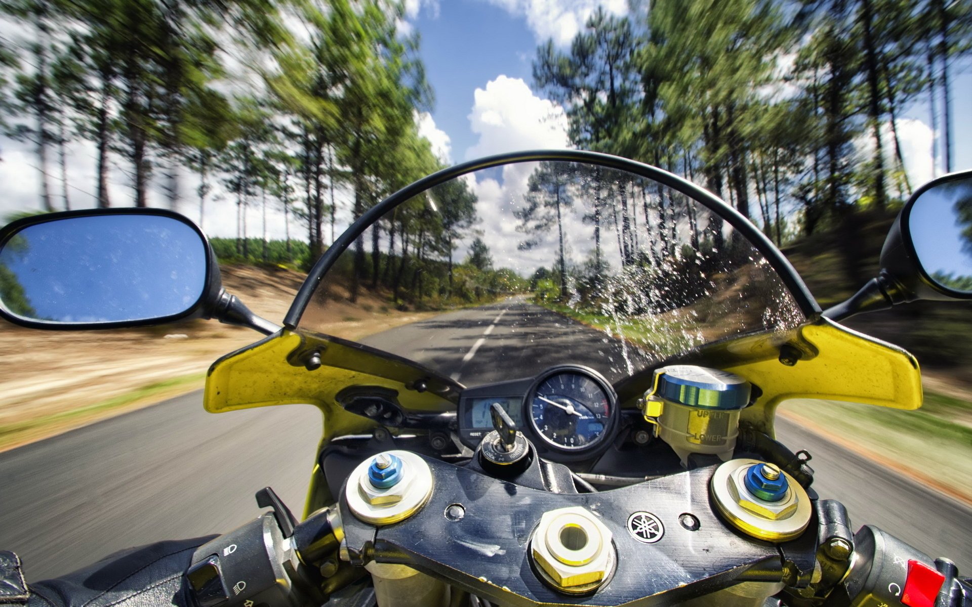 geschwindigkeit straße motorrad