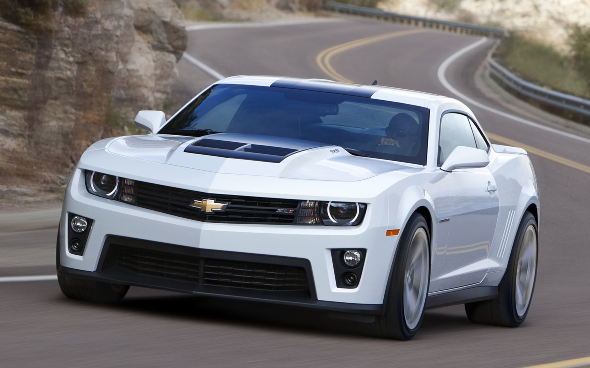 chevrolet camaro zl1 chevrolet camaro coupe delantero blanco coche del músculo coche del músculo carretera