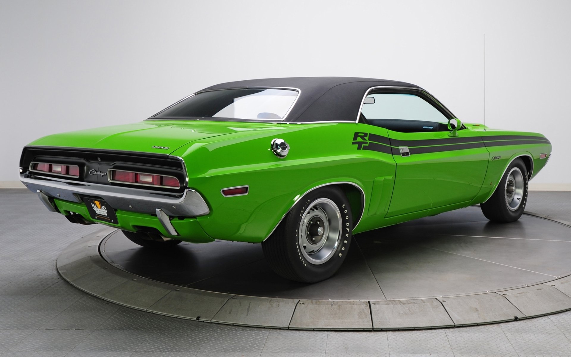 dodge challenger r/t magnum 1971 dodge challenger classic rear view muscle car muscle car background