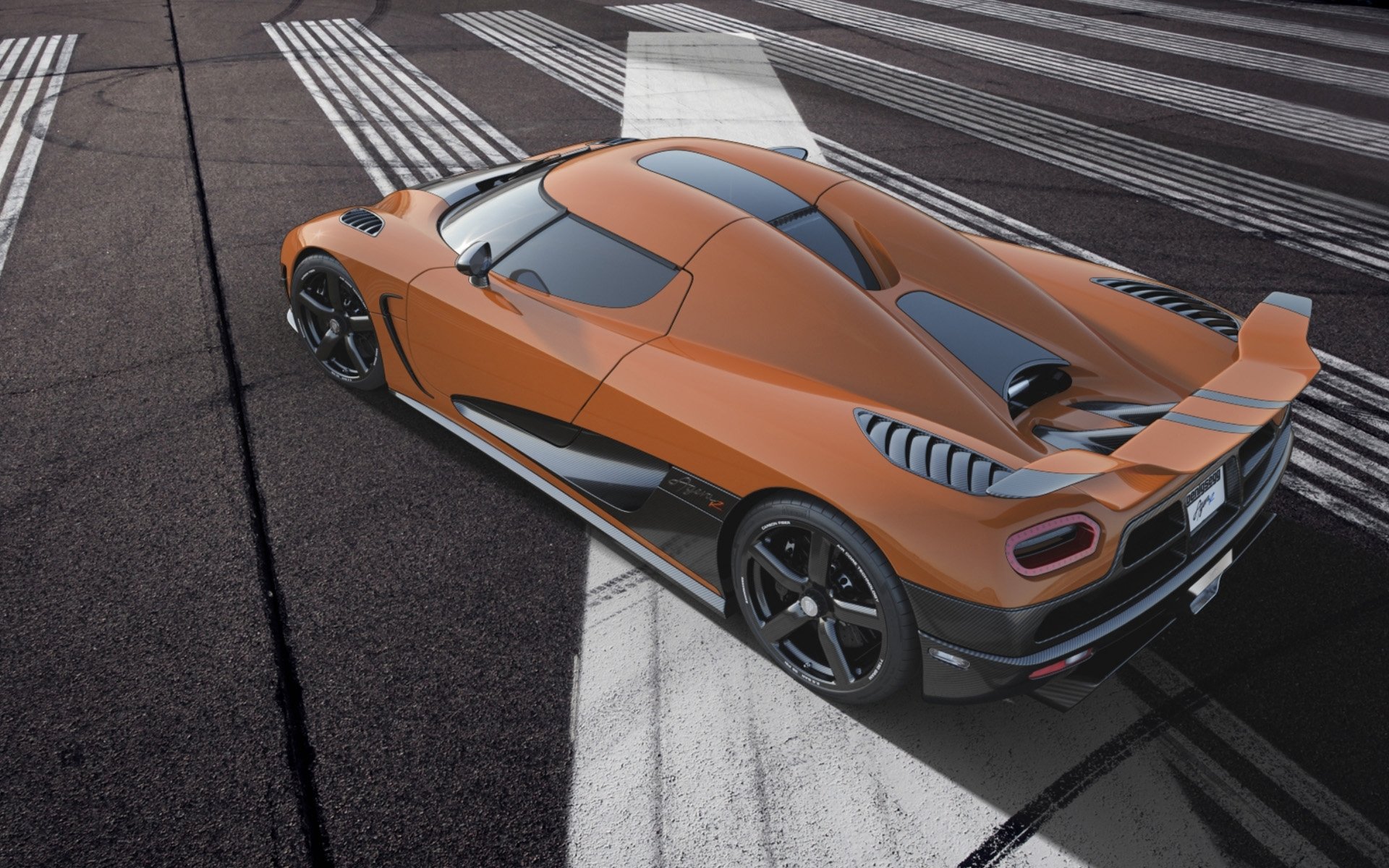 koenigsegg agera r agera r supersportwagen hypercar orange rückansicht flügel spoiler markup