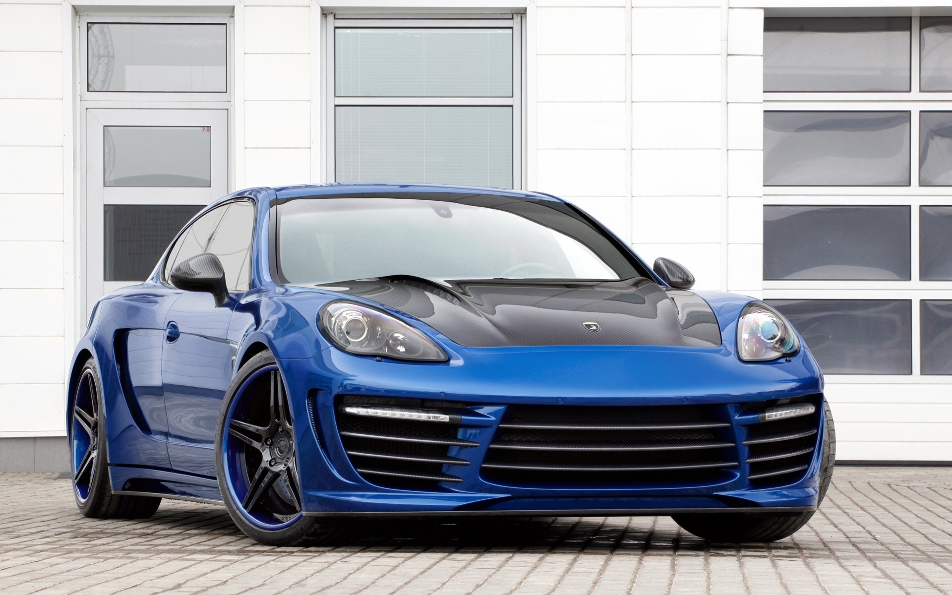 topcar porsche panamera stingray gtr porsche panamera anteriore blu tuning cerchi finestre