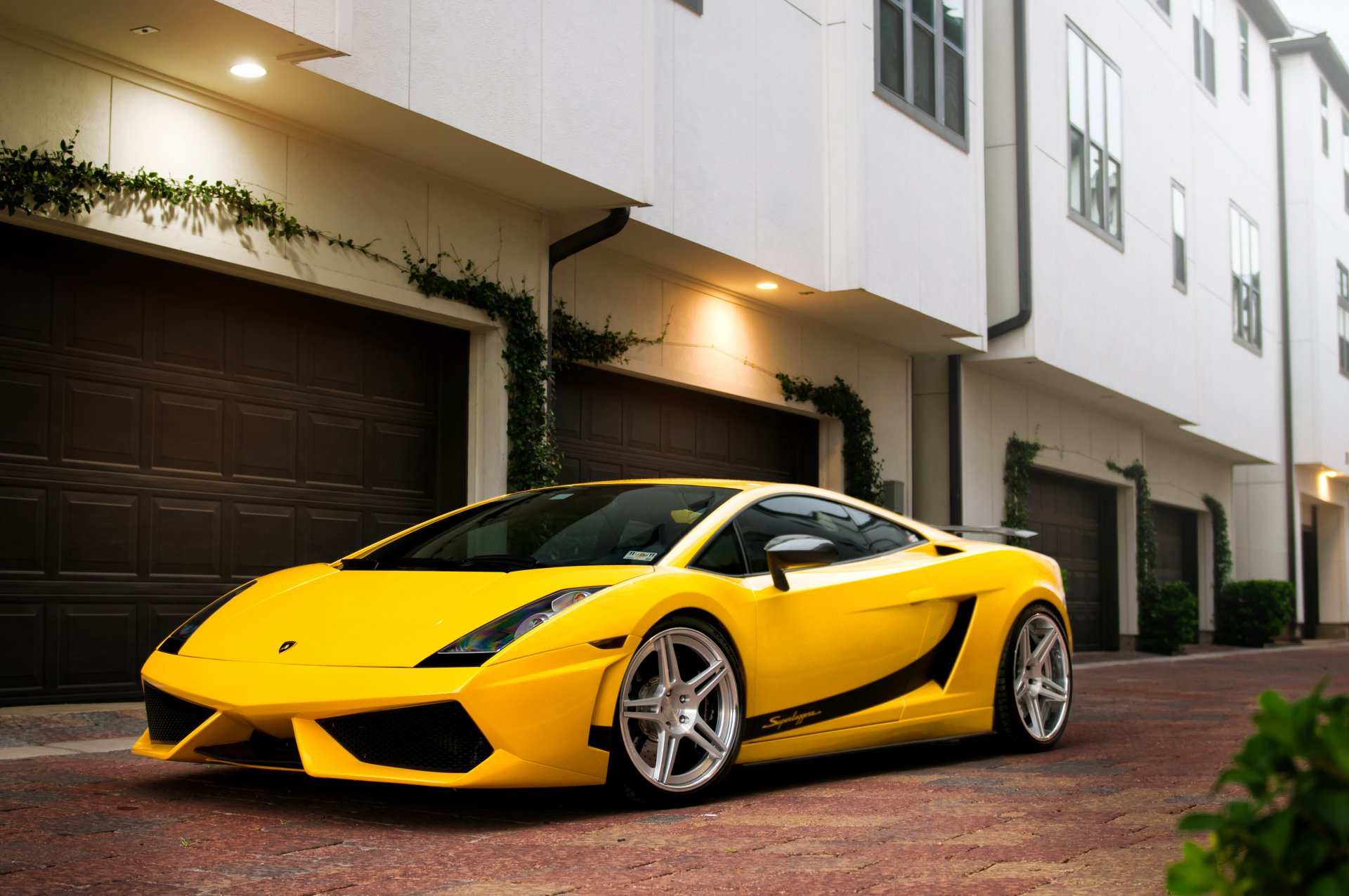 lamborghini gallardo superleggera jaune lamborghini lamborghini gallardo superleggera bâtiment garages