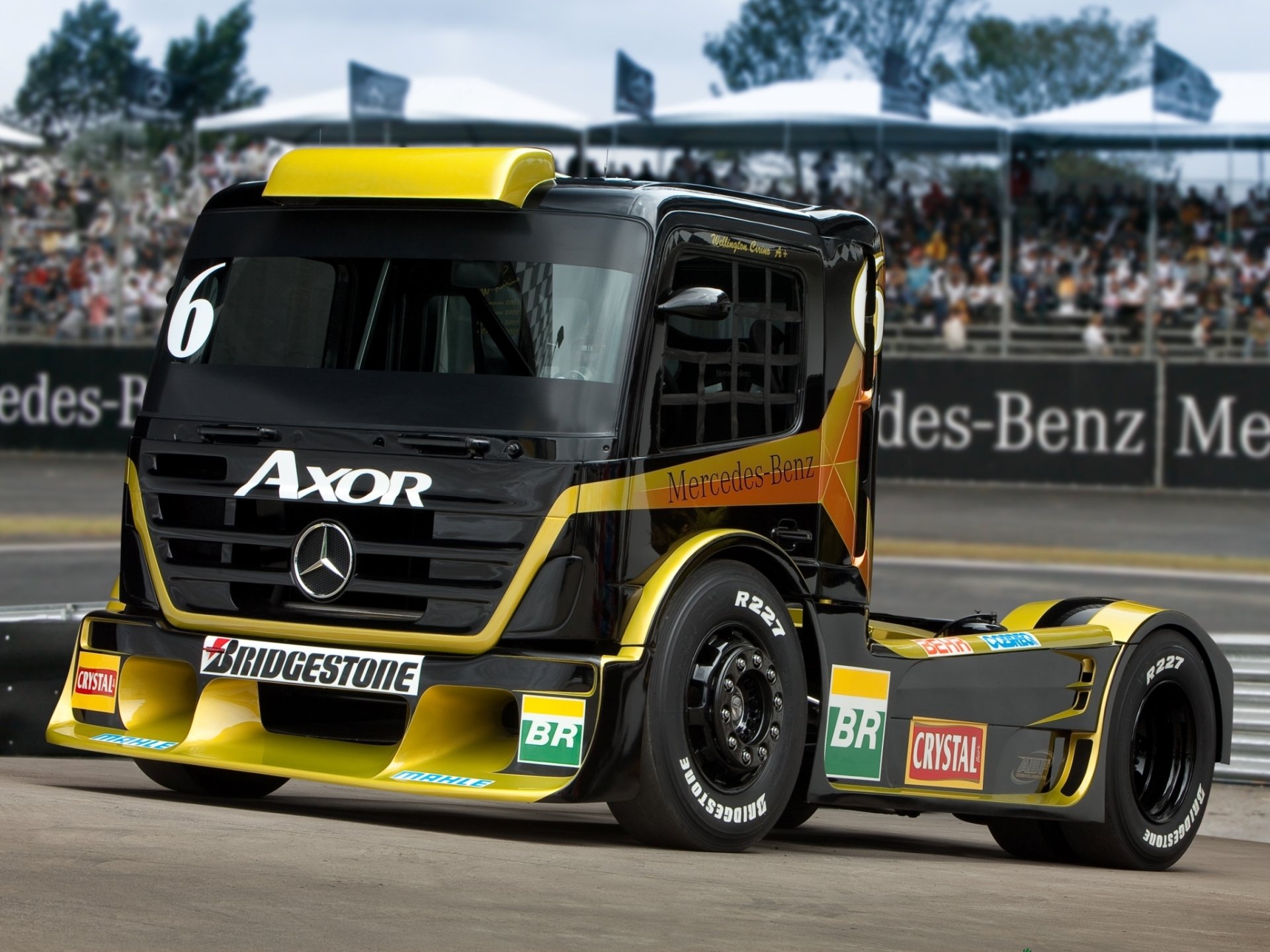 mercedes-benz axor fórmula camión mercedes coche de carreras delantero